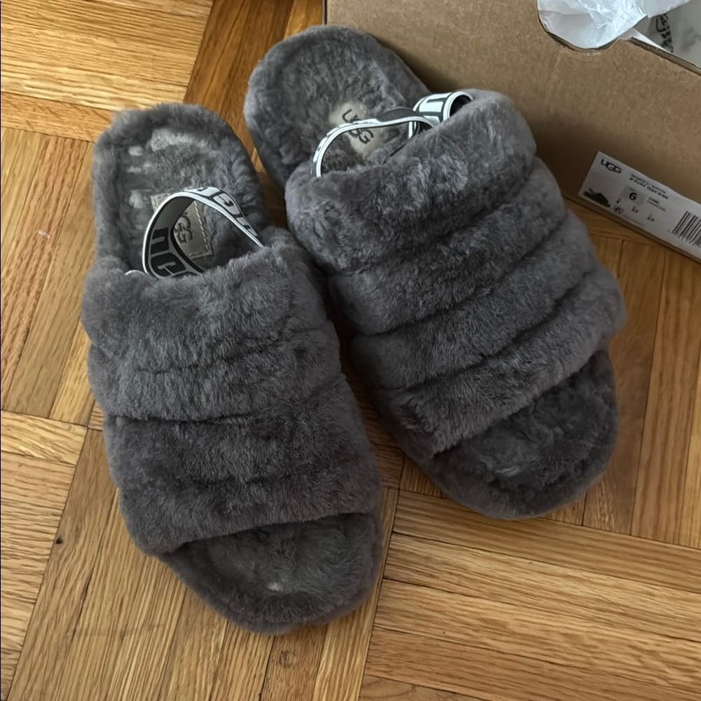 UGG Fluff Yeah Slides Gray Cozy Slippers with Plush Faux Fur size 6